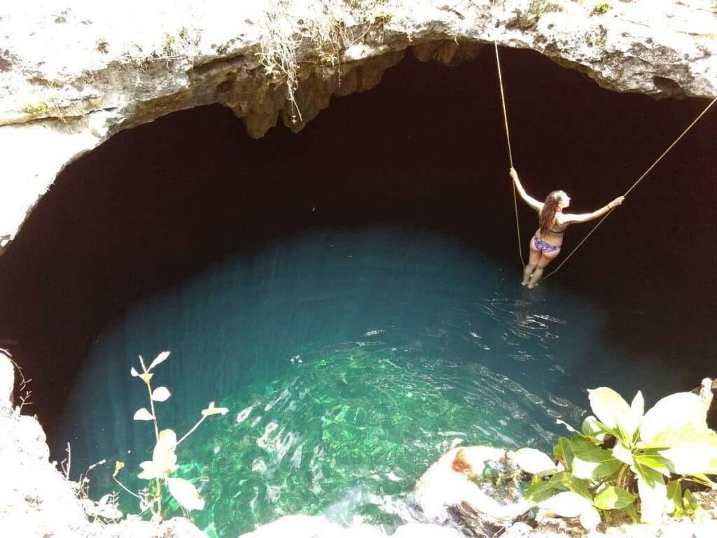 Cenote near Cancun - Cenote cerca de Cancun - Calavera