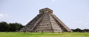 Ruins near Cancun - Ruinas cerca de Cancun - Chichen Itza